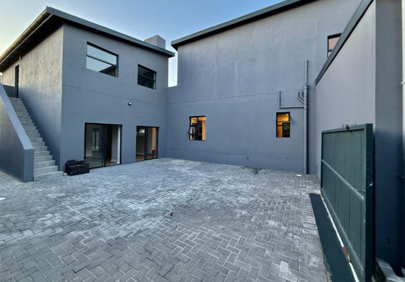 6 Bedroom Property for Sale in Olive Grove Western Cape